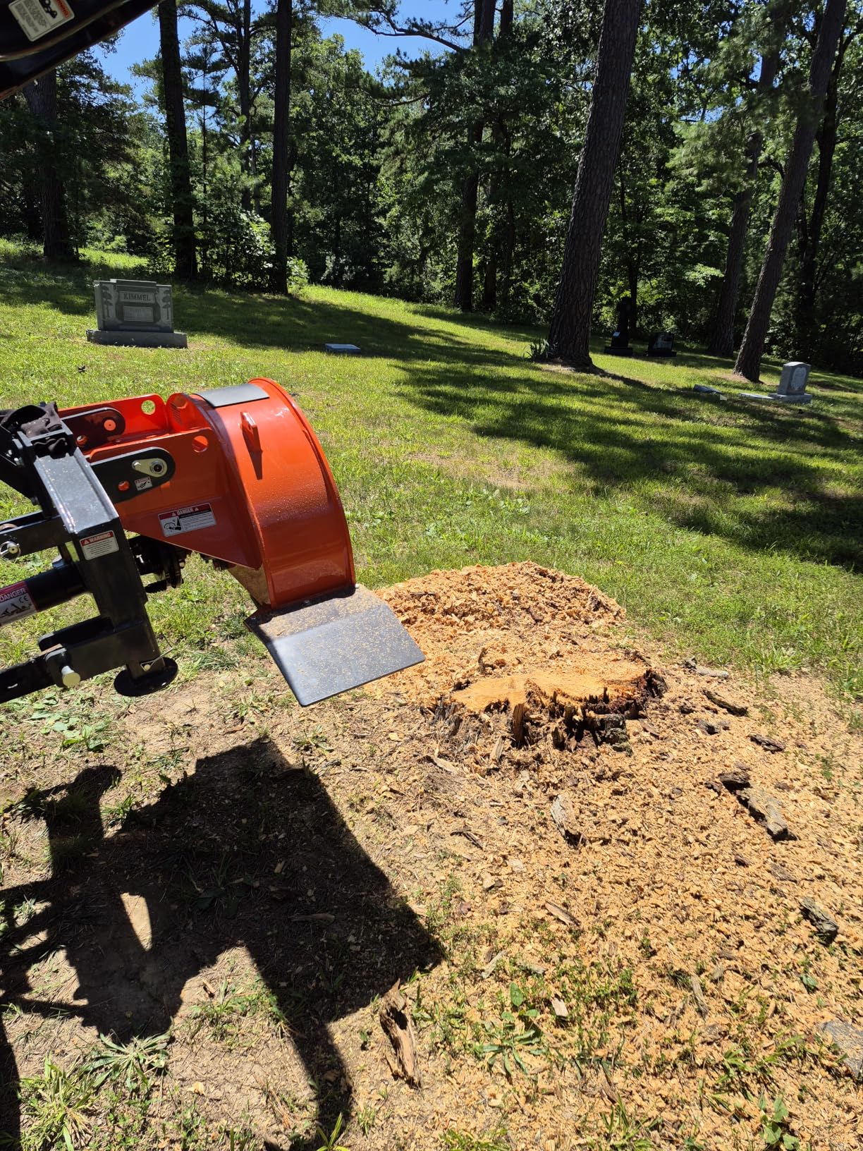 MechMaxx Heavy Duty 3-Point PTO Powered Stump Root Grinder For 15-45HP Tractors With 34 Carbide Teeth, 6'' Cutting Depth, 24'' Flywheel Diameter, Model SG24 customer photo 2
