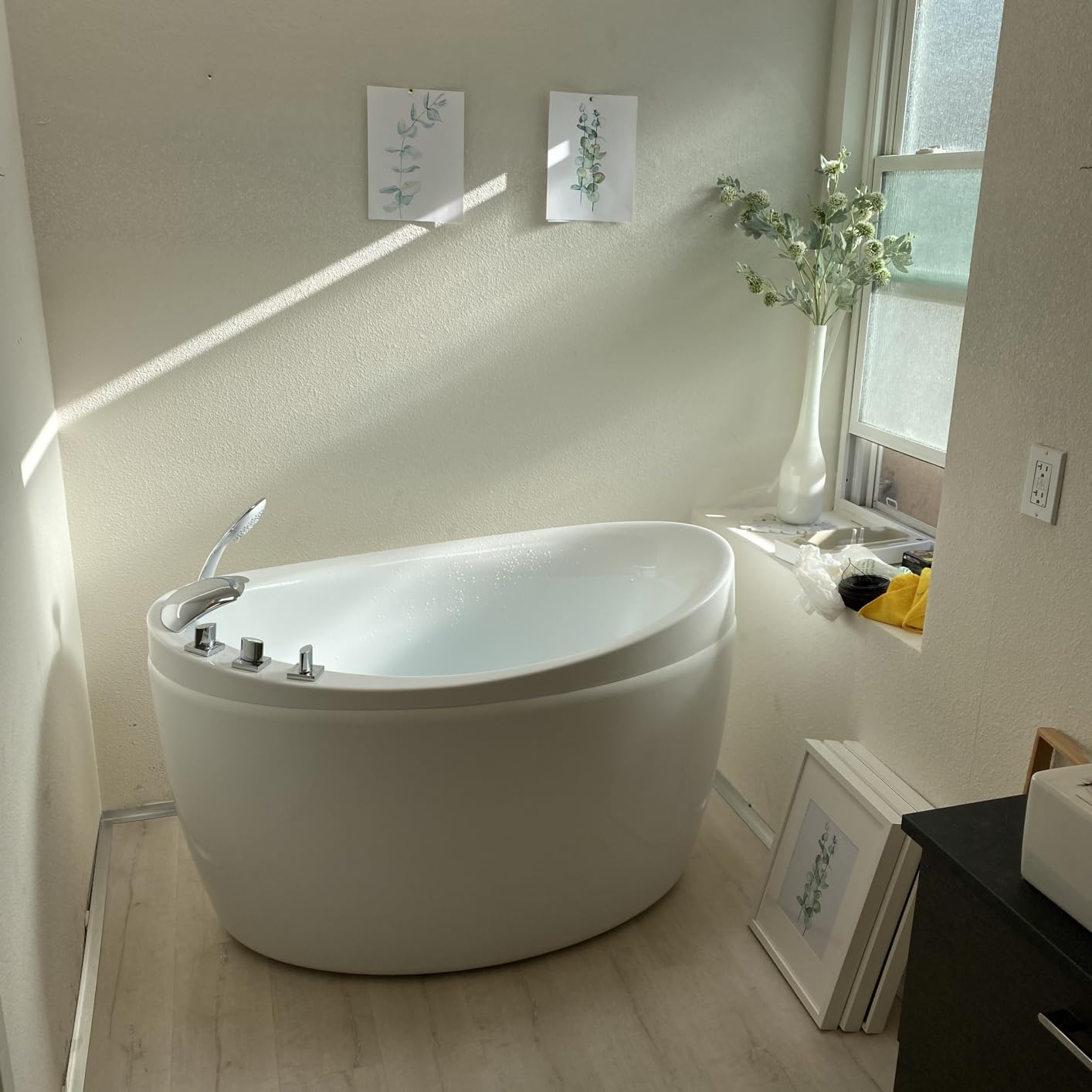 Empava 59 Inch Freestanding Bathtub - Modern Stand Alone Soaking Tubs customer photo 1