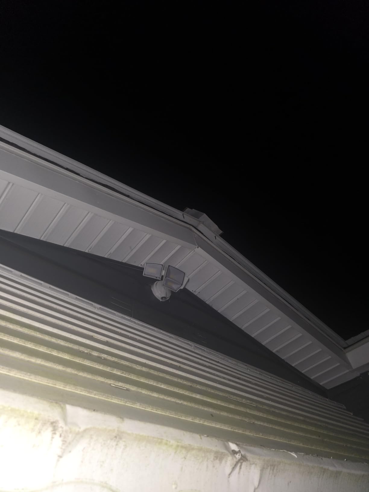 LUTEC 80W Dusk to Dawn Flood Lights Outdoor, 9000LM Super Bright LED Security Light with Photocell, IP65 Waterproof, 5000K Daylight, Hardwired 4 Heads Floodlight for Garage, Yard customer photo 2