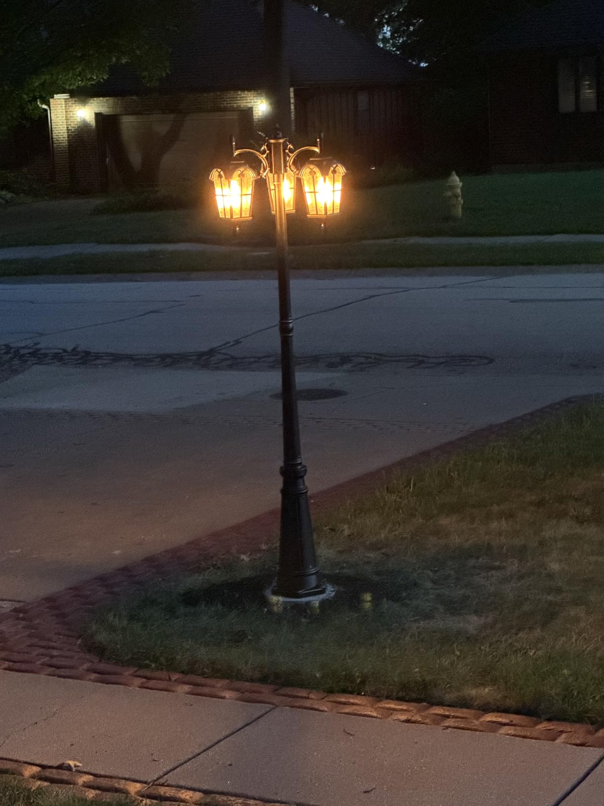 EDISHINE Outdoor Lamp Post Light 3-Head, Thickened Aluminum Dusk to Dawn Street Light Post with Water Ripple Glass, Retro Roman Pole Lighting Fixture for Backyard Garden Patio Driveway customer photo 2