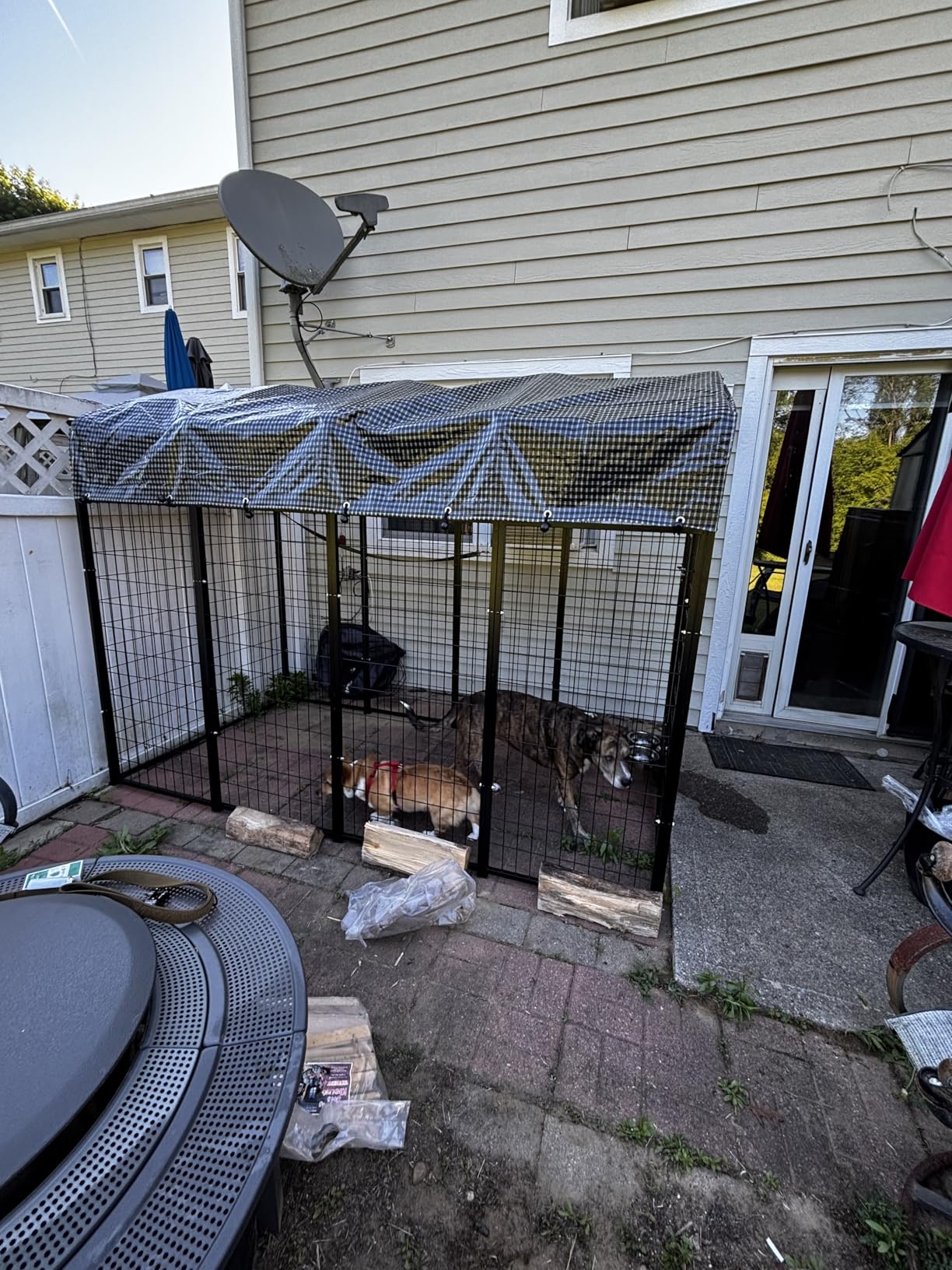 Large Outside Dog Kennel, Outdoor Dog Run Enclosure 8'x4'x6' (Including the roof) Dog Pen House with Roof Cover Heavy Duty Welded Wire Steel Dog Playpen Animal Fence with Feeding Door customer photo 1