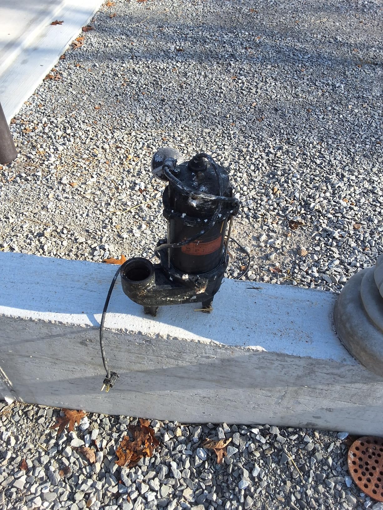 3/4 HP Submersible Sewage Pump 6400 GPH Cast Iron Effluent Pump | Automatic Tethered Float Switch, 115V, 2'' NPT Discharge, Sump Pump for Sump Basin, Basement, Residential Sewage customer photo 2