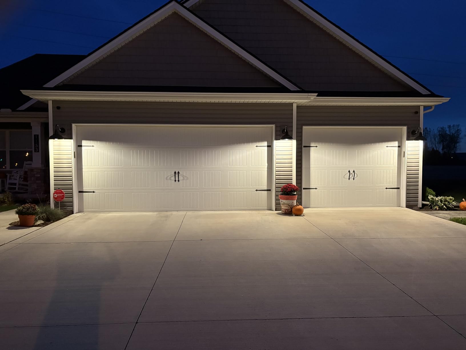 15 Inch Large Outdoor Gooseneck Barn Light, Dusk to Dawn Barn Lights 2-Pack, Exterior Classic Black Barn Light for Porch, Farmhouse, Garage, Gooseneck Lighting customer photo 1