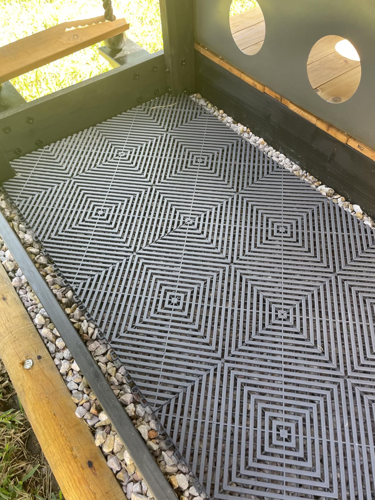 VEVOR Interlocking Drainage Mat, 50 Pcs Modular Interlocking Cushion, 12