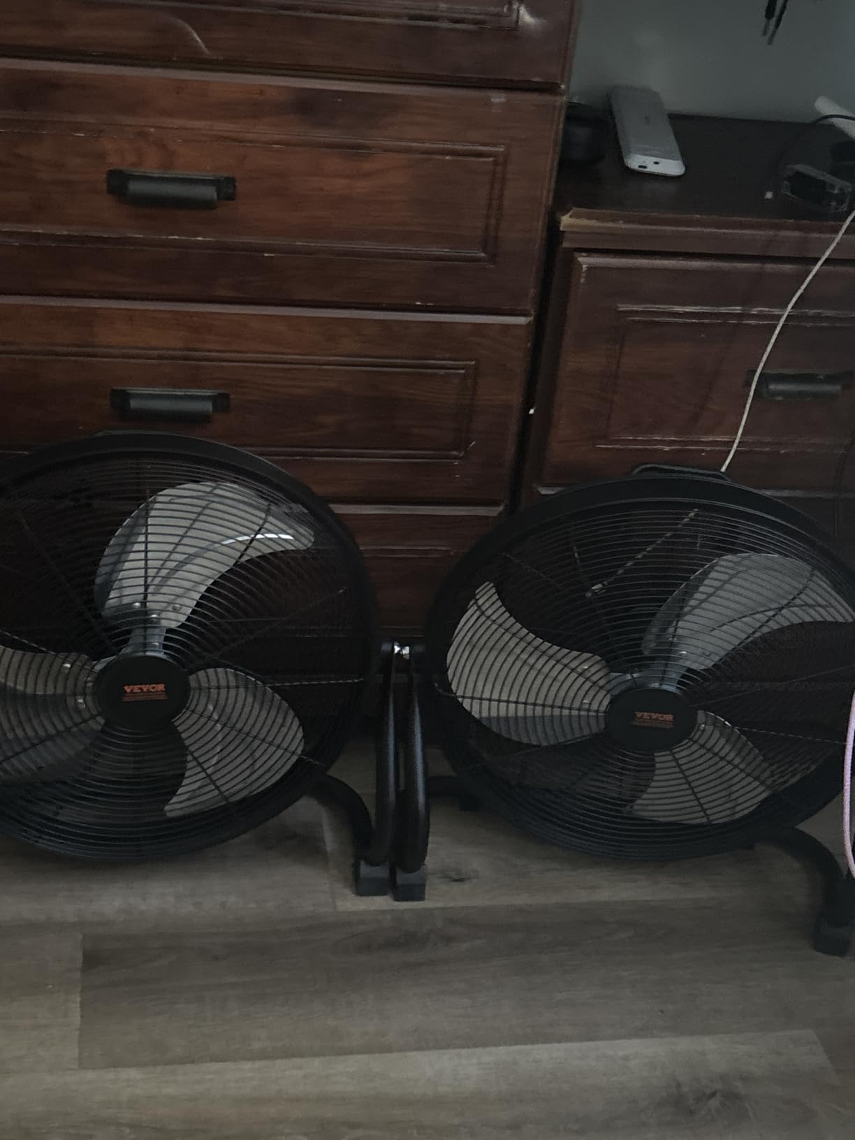 VEVOR High-velocity Drum Air Circulator Fan, 3 Speeds 14 Inch Industrial Fan, 2520 CFM 360° Adjustable Floor Fan, for Home, Gym, Office, Garage, Commercial Shop & Bedroom customer photo 1