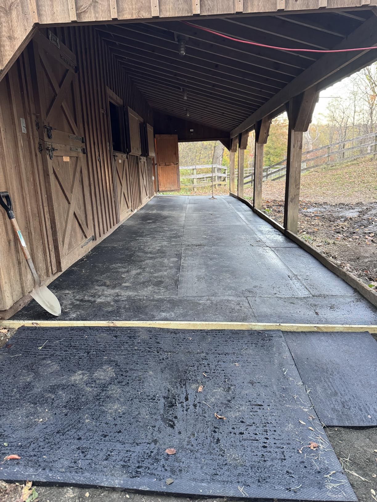 Heavy Duty Stall Mat Grippers - Pair of 2 Mat Movers Tool for Horse Stalls, Gym, Barn, and Trailer, Makes Moving Rubber Mats Easier, Saves Your Back and Hands customer photo 1