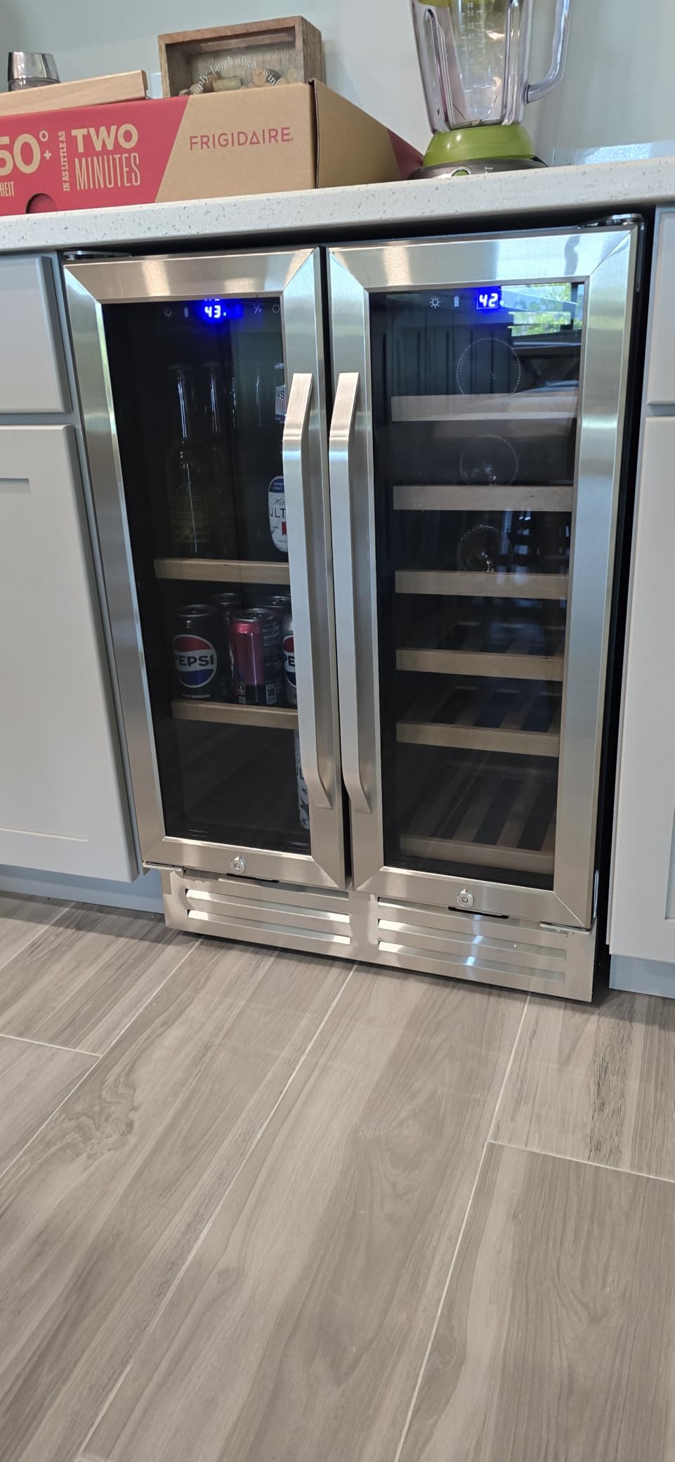 Velivi Commercial Merchandiser Refrigerator Display Beverage Fridge | 13.8 Cu Ft Upright Cooler with Glass Door/LED Light/Door Lock, Low Noise, Fast Cooling for Shop, Restaurant, Office (White) customer photo 1