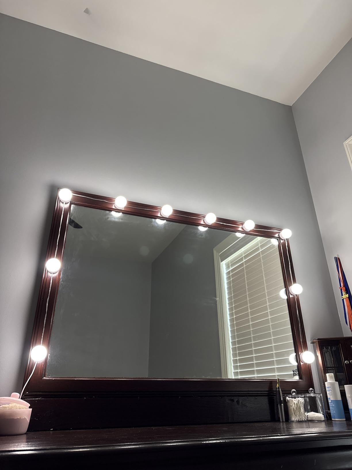 LED Vanity Lights for Mirror, Consciot Hollywood Style with 10 Dimmable Bulbs, Adjustable Color & Brightness, USB Cable, Stick on for Makeup Table Dressing Room Mirror customer photo 1