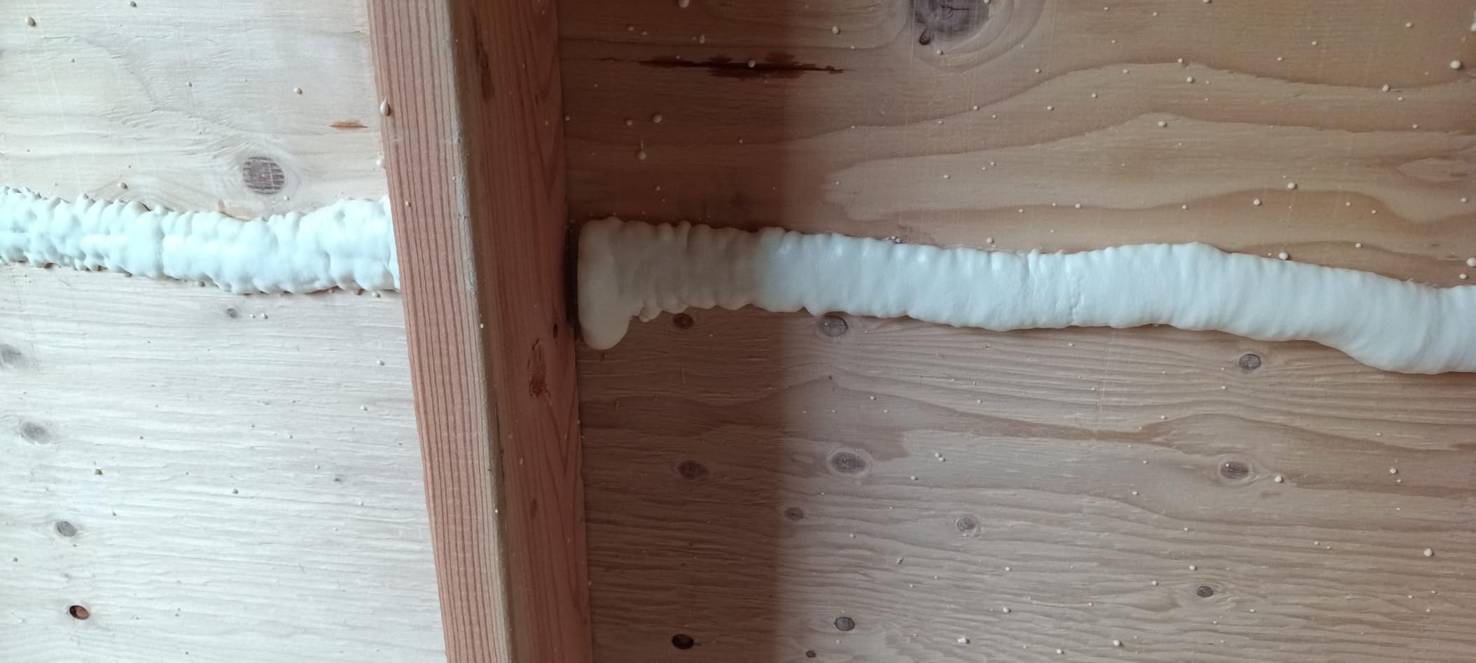Froth Pak 630 Spray Foam Insulation Kit, 15 ft Hose, Closed Cell | 2 Part Foam Sealant, Yields Up to 630 Board Ft, Air Sealing & Insulating, Class A Fire Rated, Fast Cure, R-6.2 Per Inch customer photo 2