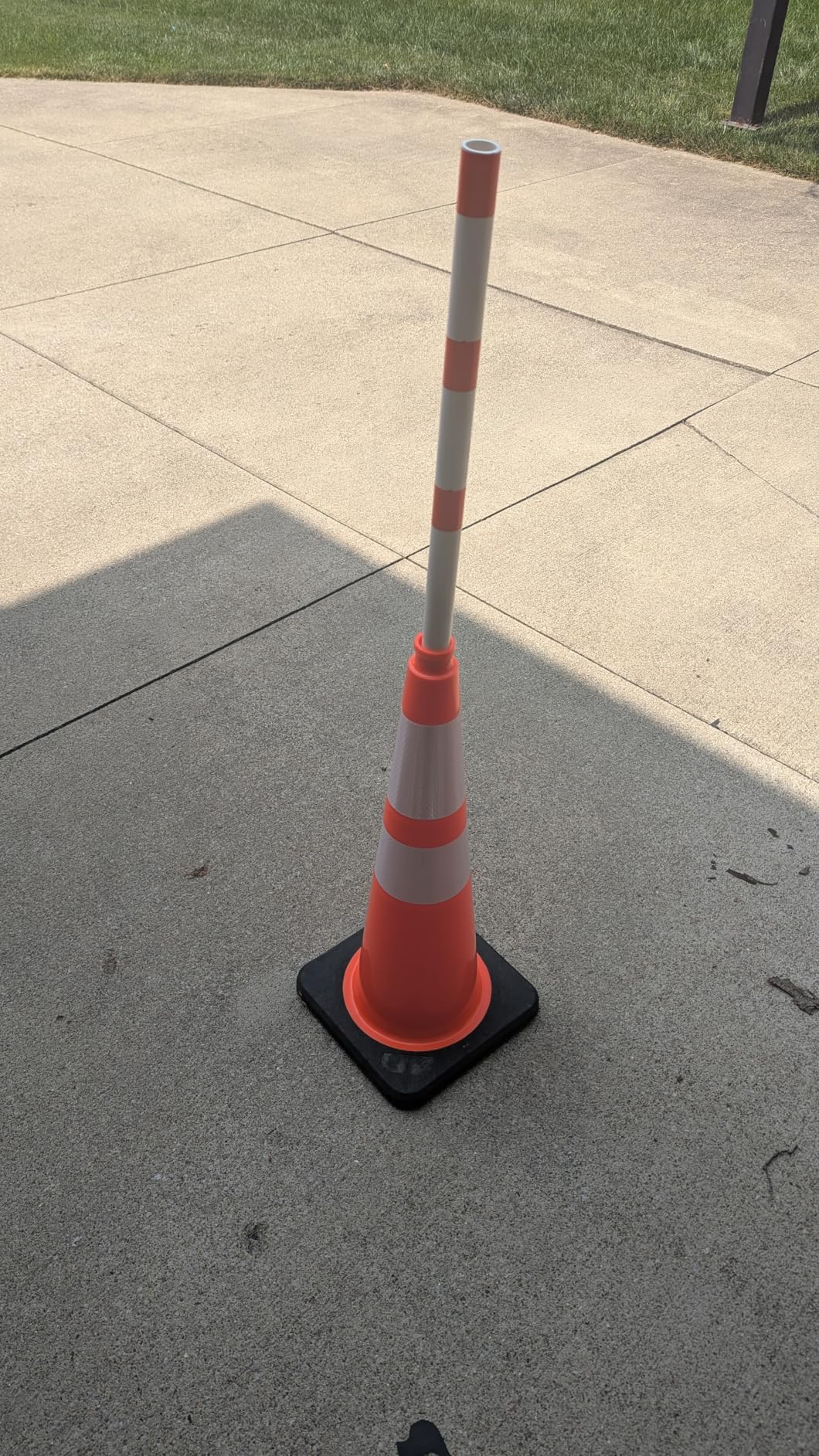 BESEA 4PACK 28 inch Traffic Safety Cones Orange Road Parking Cones Heavy Duty Construction Cone Structurally Stable for Traffic Control at Public Place customer photo 2