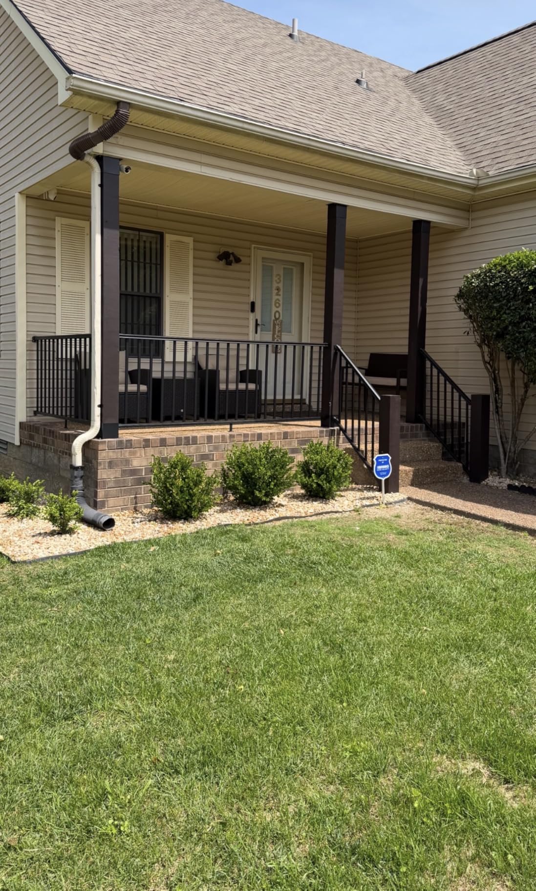 Egadis 1 Pack 36 in x 8 ft Aluminum Porch and Deck Railing Kit Without Post | ASTM Certified, Black Textured AAMA2604 Finish for Deck, Porch & Balcony (1 Panel) customer photo 1