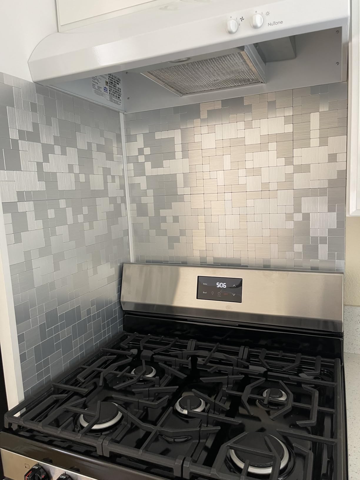 DICOFUN White Marble Look Peel and Stick Backsplash Tile, Mixed Glass Self-Adhesive Mosaic Tiles, Stainless Steel Stick on Wall Tiles for Kitchen and Bathroom Backspalsh, Mirror Decor, 10 customer photo 1