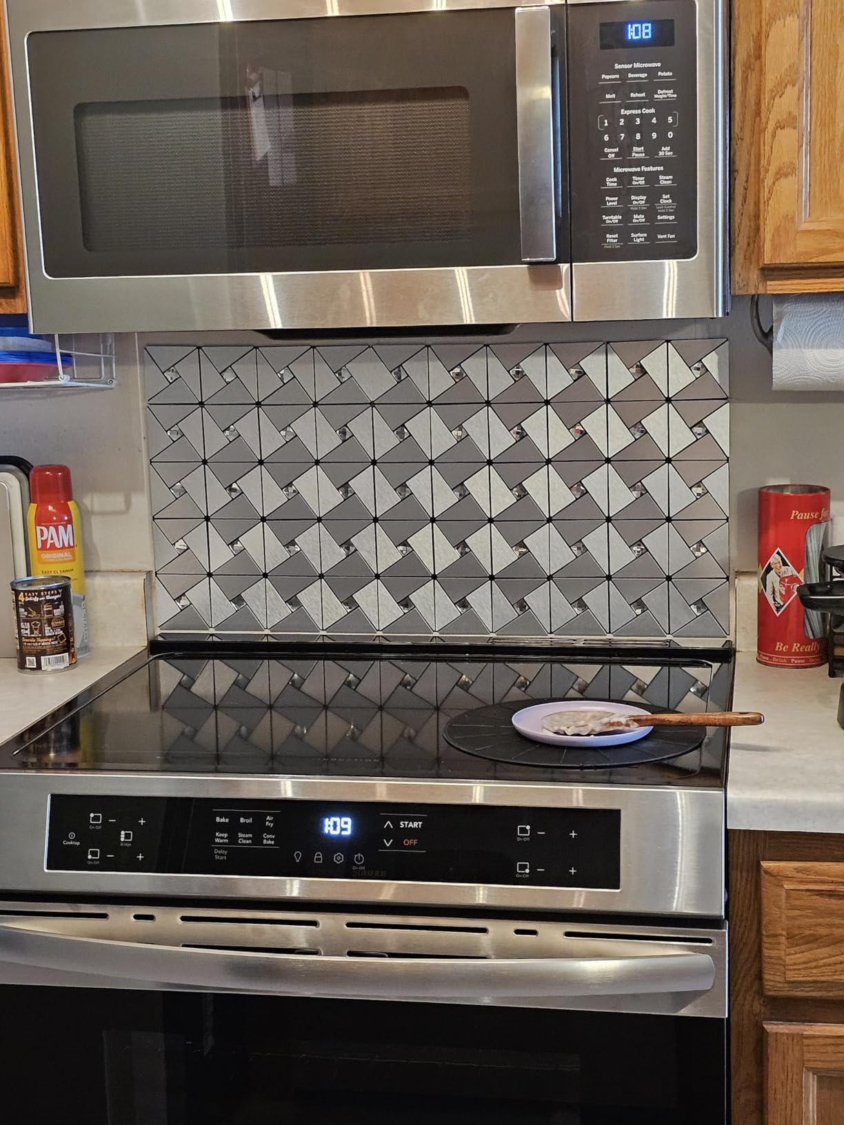 DICOFUN White Marble Look Peel and Stick Backsplash Tile, Mixed Glass Self-Adhesive Mosaic Tiles, Stainless Steel Stick on Wall Tiles for Kitchen and Bathroom Backspalsh, Mirror Decor, 10 customer photo 2