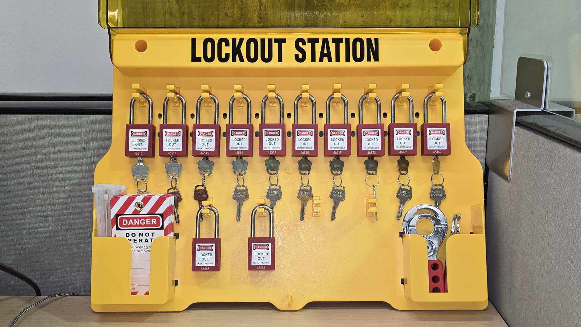 TAEGIQ Lockout Tagout Station with Loto Devices, Lock Out Tag Out Kit Board, 12 Pcs Safety Padlocks Set, 6 Loto Hasps, 30 Do Not Operate Tags for OSHA Compliance customer photo 1