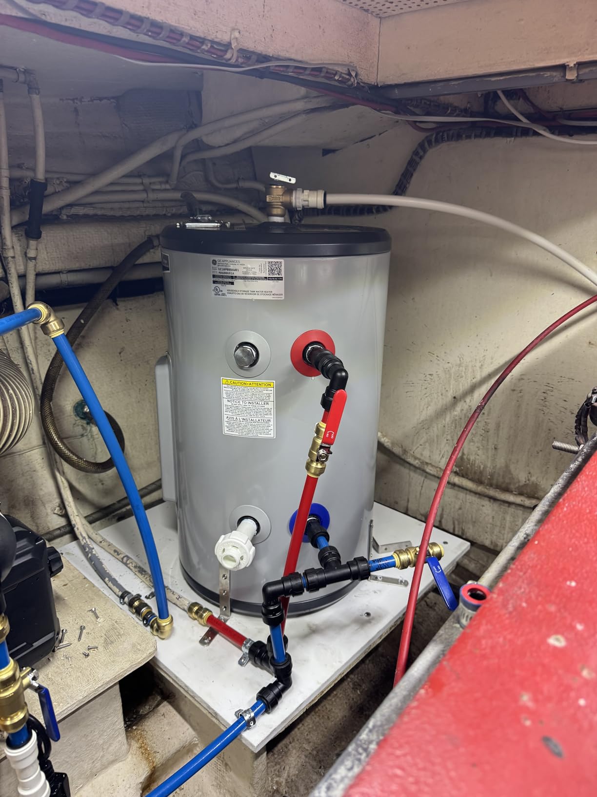 GE Appliances 10 Gallon Versatile Plug and Play Electric Water Heater with Adjustable Thermostat, Easily Installs Where You Want It, 120 Volt customer photo 1