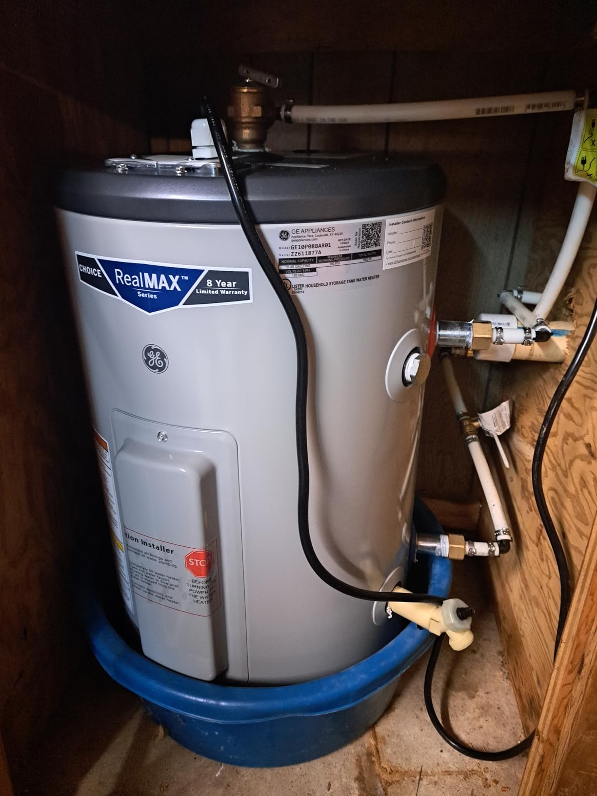 GE Appliances 10 Gallon Versatile Plug and Play Electric Water Heater with Adjustable Thermostat, Easily Installs Where You Want It, 120 Volt customer photo 2