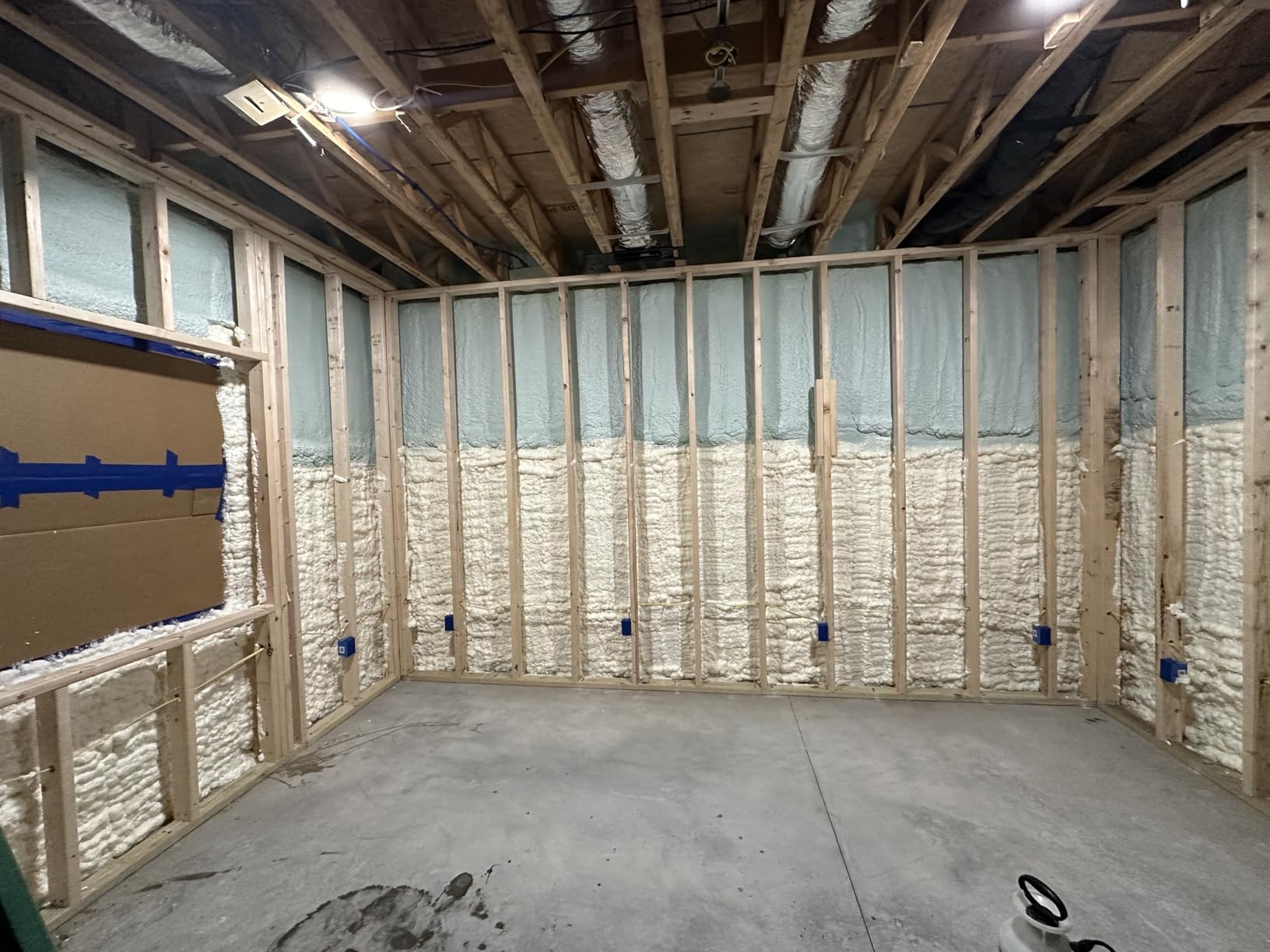 Kraken Bond Fastcoat Fire Rated Spray Foam Insulation Kit - (48x27.1 oz.) (R-Value 11.32 / 2in) Closed Cell Expanding Foam - Heat and Acoustic Insulation, Gun & Cleaner Included, 960 Board Ft 48 Pack customer photo 2