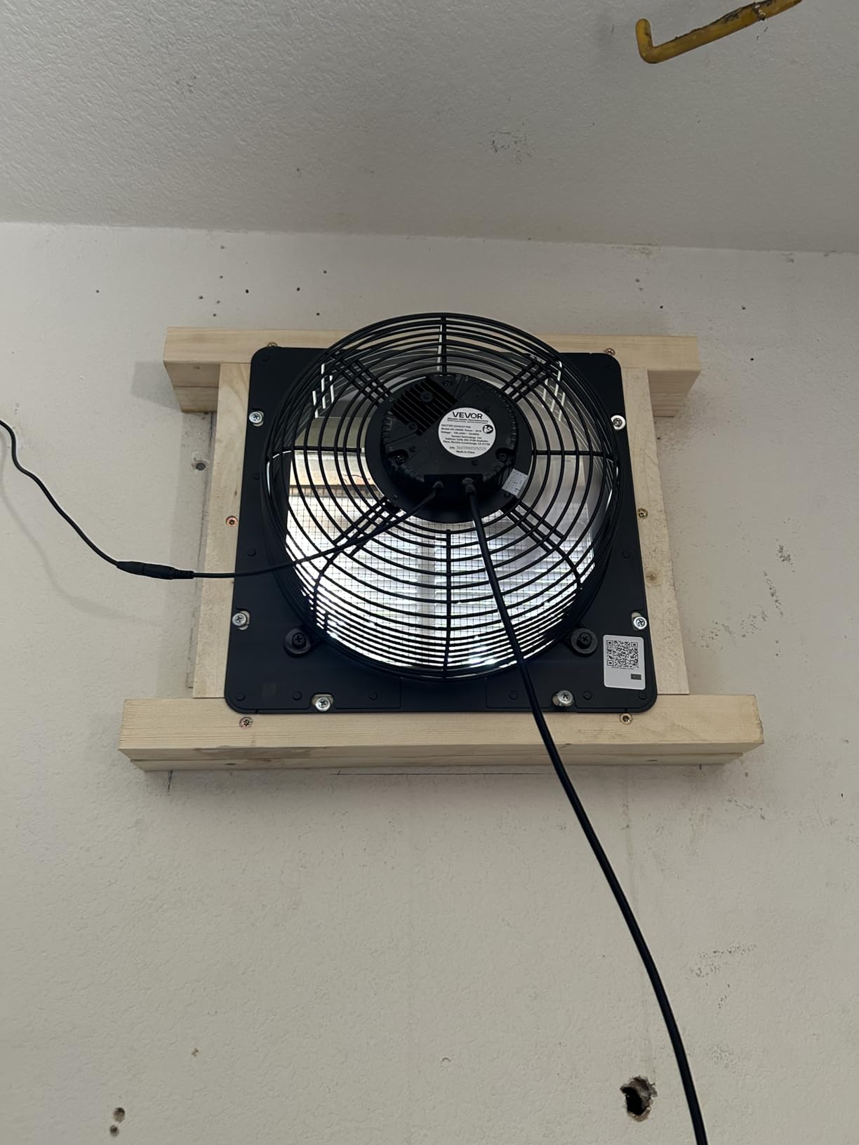 VEVOR 16 inch Exhaust Fan, Wall Mounted Attic Fan with Variable Speed, Temperature & Humidity Controller, 3000 CFM, Automatic Shutter customer photo 2