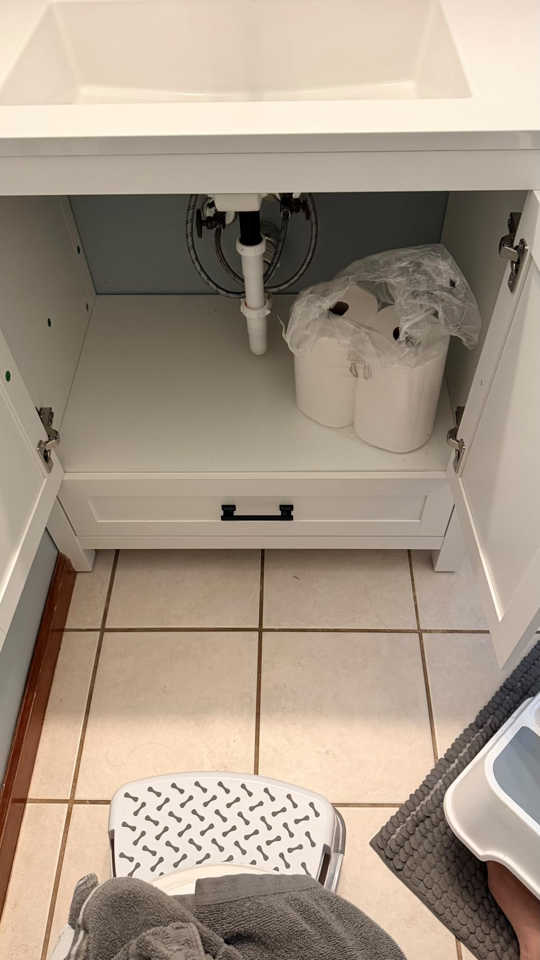 36 Inch Bathroom Vanity with Sink, Black Single Sink Bathroom Vanity with Integral Top, Modern Bathroom Sink Cabinet with Soft-Closing Doors & Drawers, Adjustable Feet customer photo 1