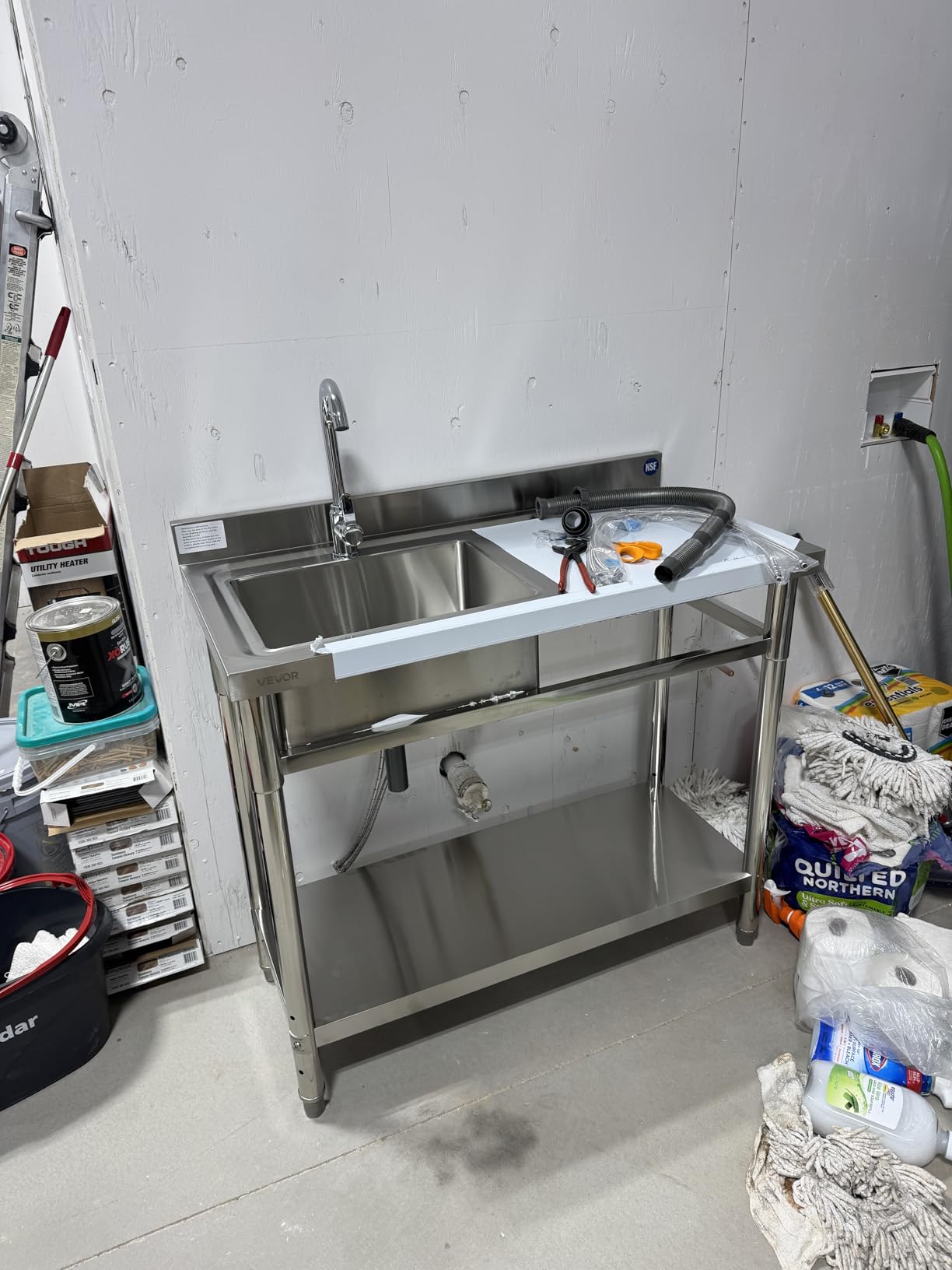 VEVOR Stainless Steel Utility Sink, Free Standing Single Bowl Commercial Kitchen Sink with Faucet, 39.4 x 19.7 x 37 in, Utility Right Basin with Hot & Cold Water Pipe for Garage, Restaurant, Laundry customer photo 1