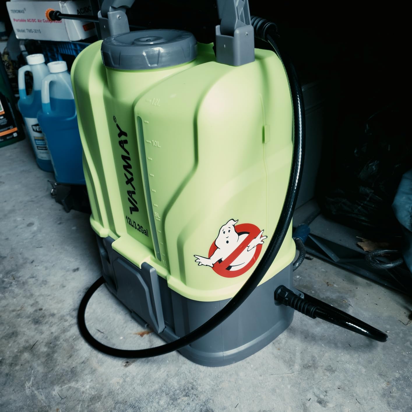 VAXMAY Battery Powered Backpack Sprayer 4.2 Gallon, 120 PSI Electric Garden Sprayer Compatible with DeWalt 20V Battery, Weed Yard Sprayer with 2 Wands, 5 Nozzles, 2.6 Ah Battery & Charger Included customer photo 1