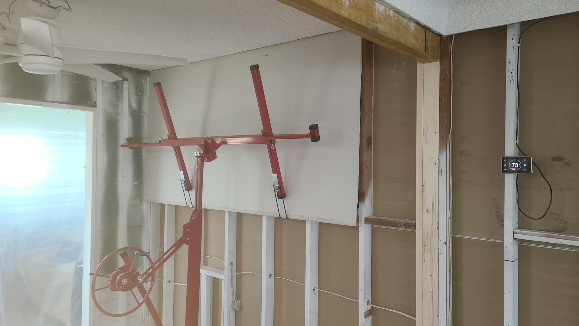 Drywall Lift, 150lb Drywall Lift Jack with Wheels - 16FT Adjustable Steel Sheetrock Hoist for Ceiling & Wall Installation - Heavy Duty Panel Lifter for Pros & Homeowners customer photo 1