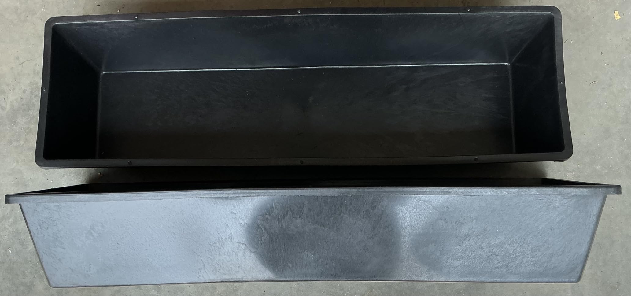 6 Pcs Water Trough 48 Quart / 12 Gallon Horse Trough Livestock Water Troughs 39 inch Plastic Goat Feeder Trough Farm Animal Feeding for Chicken Sheep Pig and Cattle customer photo 2