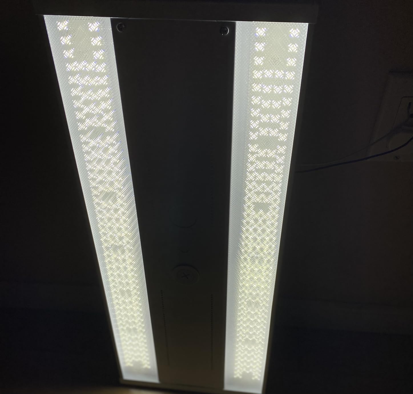YXL 4 Pack 300W LED Linear High Bay Shop Light, Larger Central Lighting Area, 45000LM, 120-277V, 0-10V, 5000K, Commercial Linear High Bay Led Shop Lights for Warehouse Industrial, UL customer photo 1