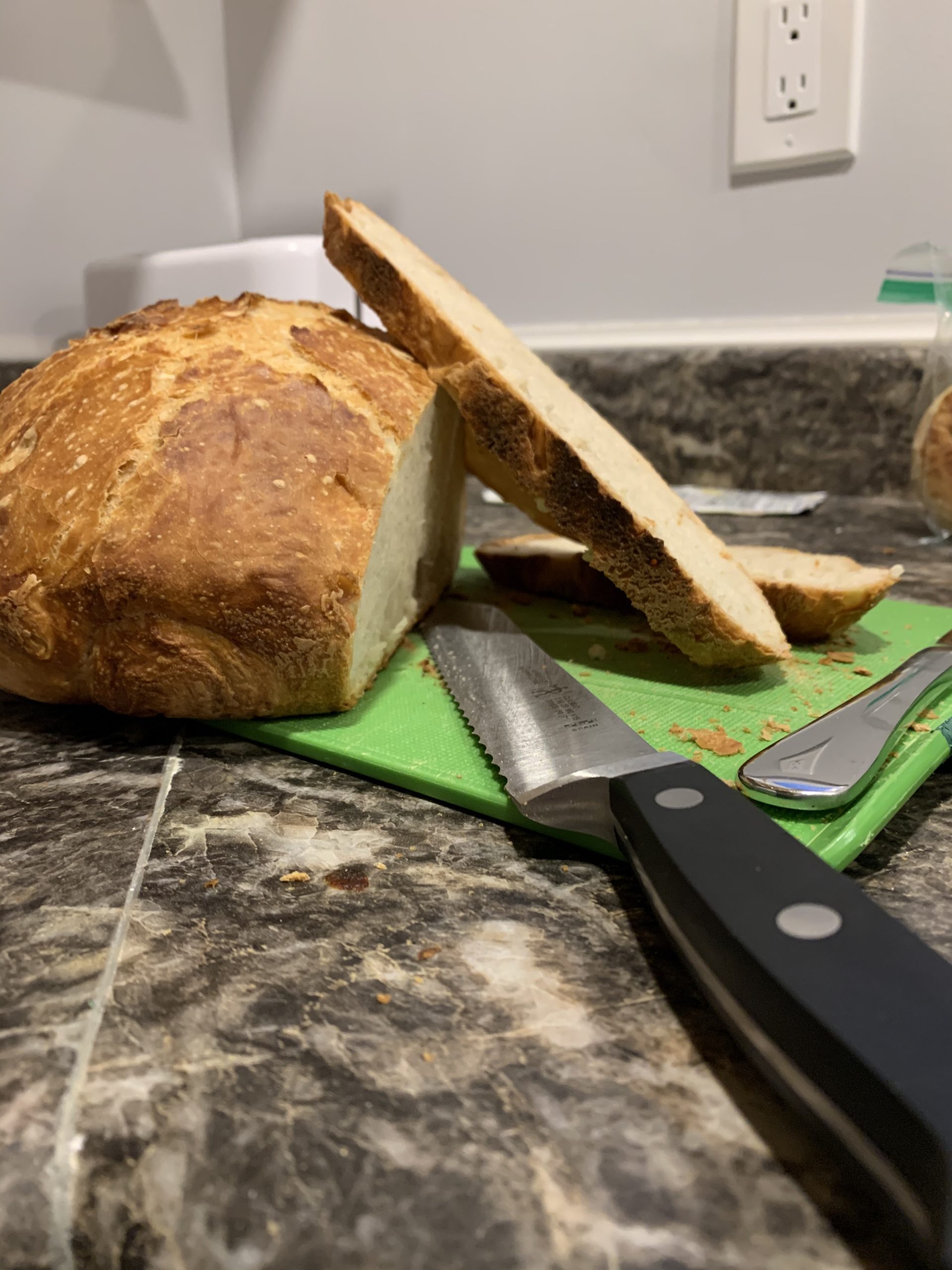 HENCKELS Classic Razor-Sharp 7-inch Bread Knife, Cake Knife, German Engineered Informed by 100+ Years of Mastery customer photo 1