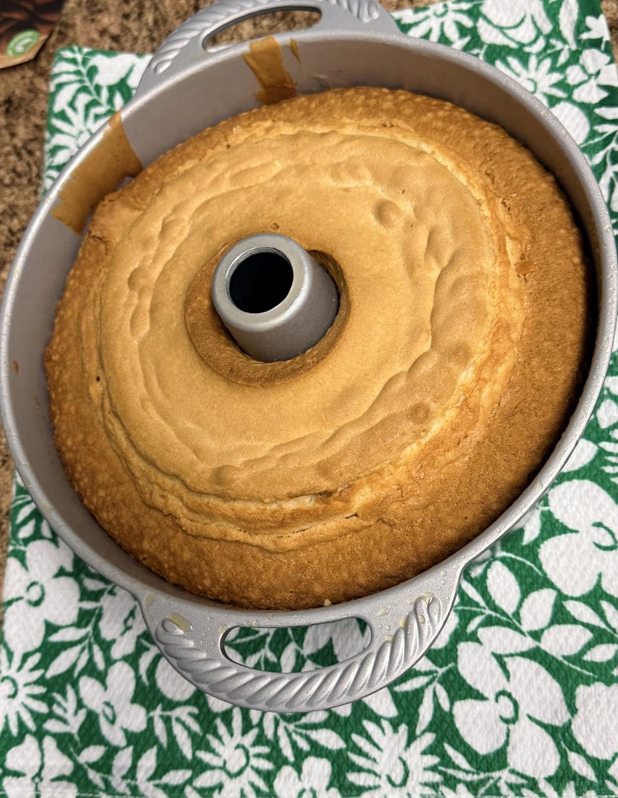Nordic Ware Classic Cast Pound Cake, Nonstick 10 Inch One Piece Pan - Great for Angel Food, Coffee Cake, 18 Cup - Graphite customer photo 2