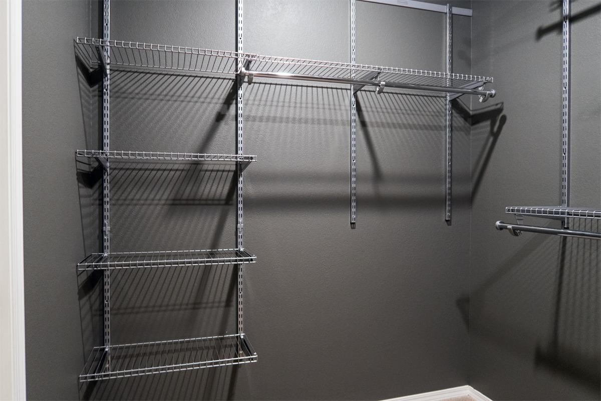 Rubbermaid Configurations Deluxe Custom Closet Kit 4-8Ft. Adjustable Metal Wire Shelving White Finish Expandable Organization System Hardware Included for Home Closet/Pantry/Laundry/Mudroom customer photo 1