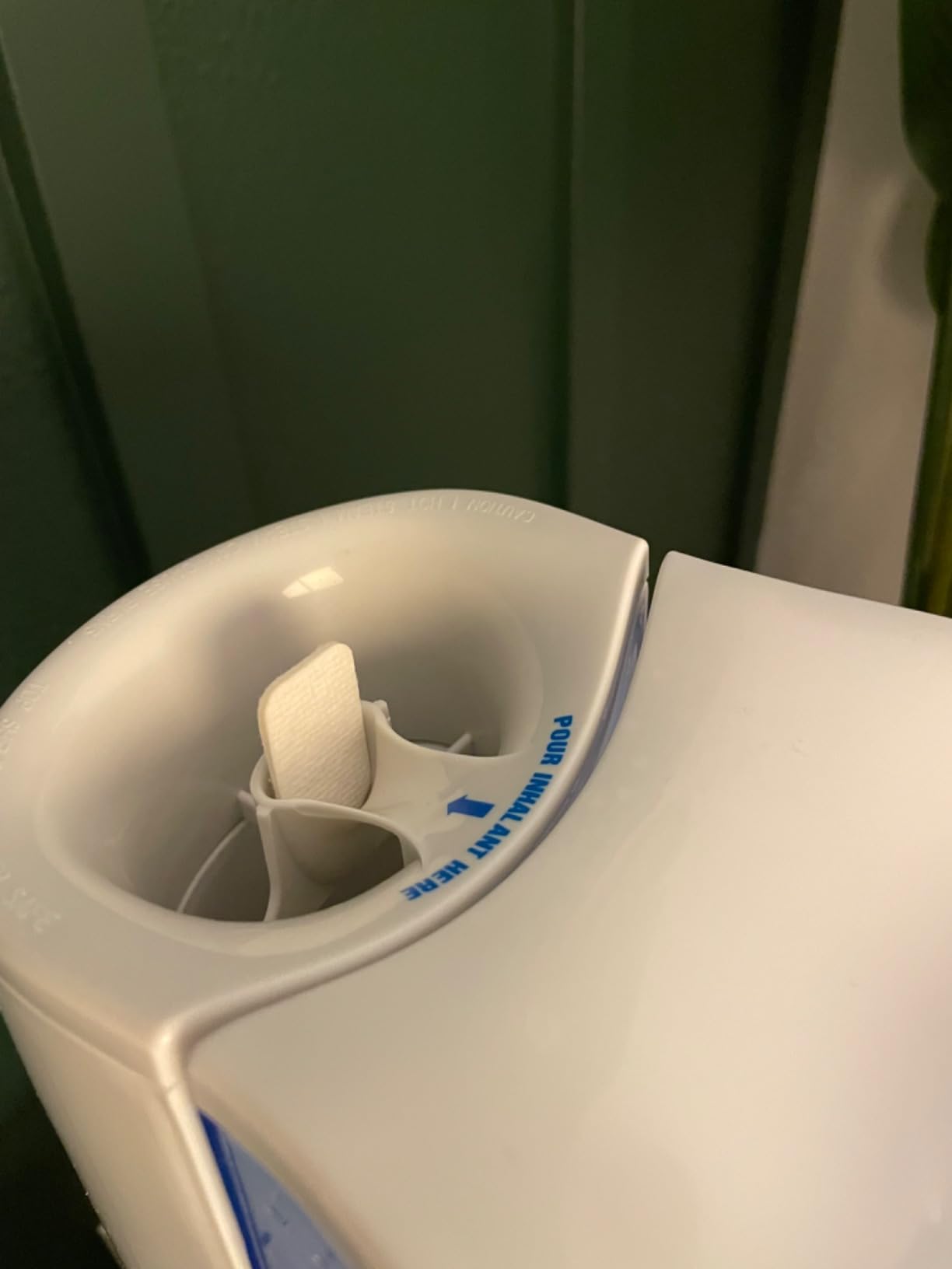 Vicks Warm Mist Humidifier for Small to Medium Rooms, White | Filter-Free Operation with a 1-Gallon Tank, Auto Shut-Off, Night Light, Works with VapoPad & VapoSteam customer photo 1
