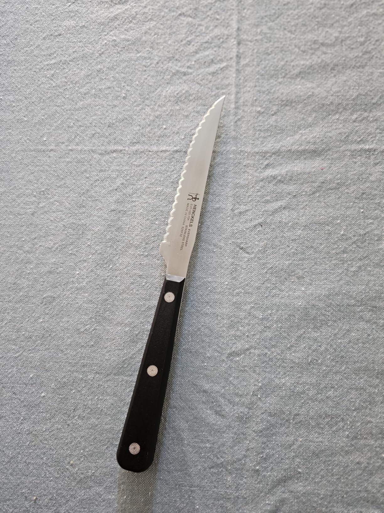 Henckels Razor-Sharp Steak Knives Set of 8, German Engineered | Informed by 100+ Years of Mastery. Dishwasher Safe. Stays Sharp with Micro Serrated Edges. customer photo 2