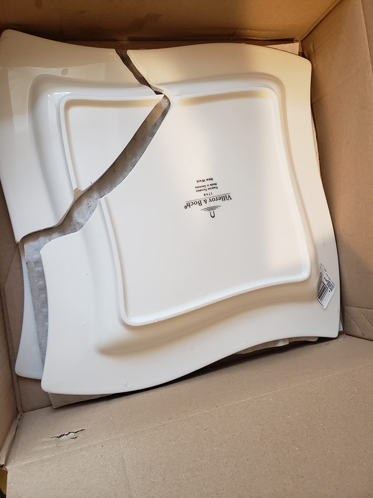 Villeroy & Boch New Wave Place Setting, Service For 4, Premium Porcelain Made in Germany, Dishwasher and Microwave Safe customer photo 1