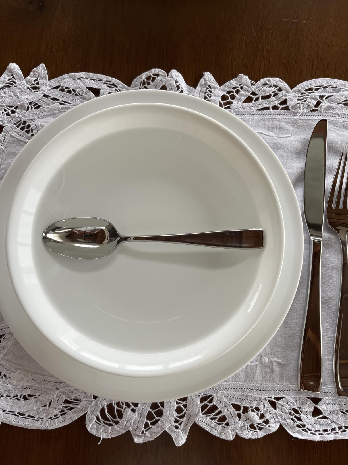 Oneida Silverware Set For 12, Moda 65-Piece Fine Flatware Set with Serving Utensils, Service For 12, 18/10 Stainless Steel, Dishwasher Safe For home, Knives Spoons and Forks Set (Silver, 65 pieces) customer photo 1