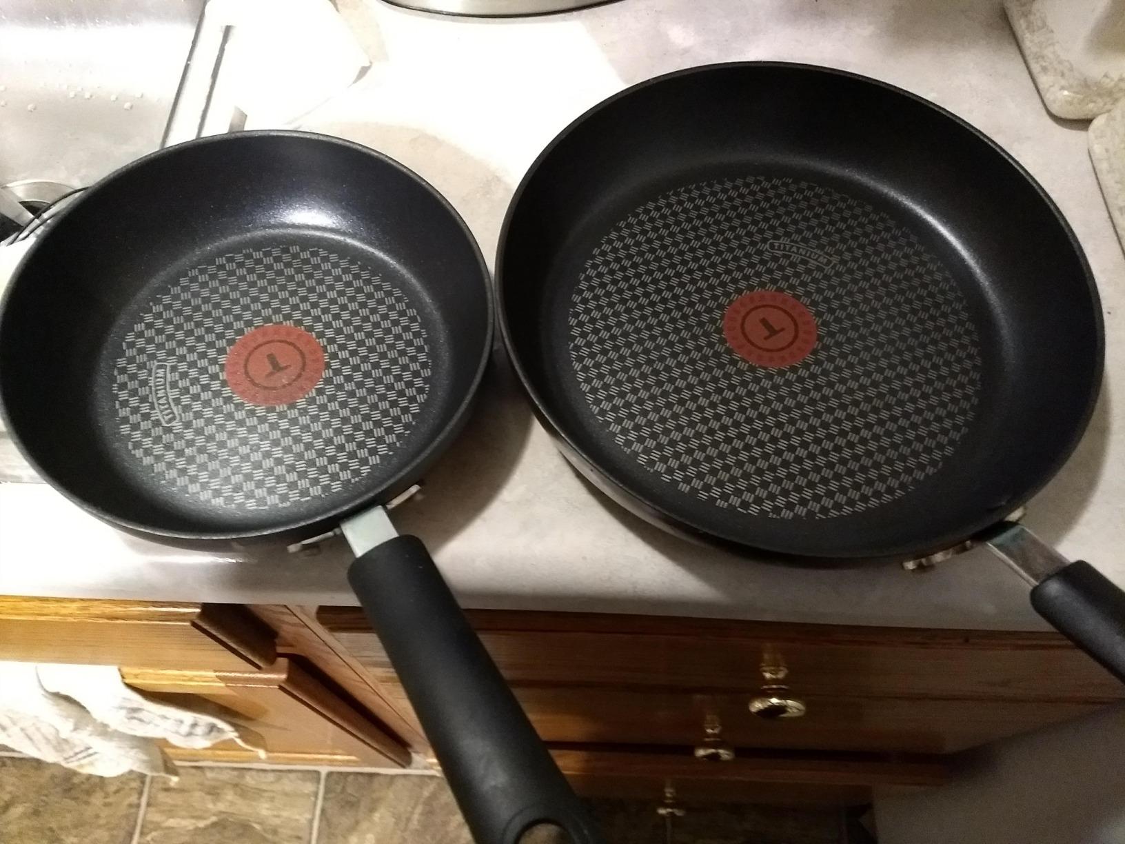 T-fal Ultimate Hard Anodized Nonstick Cookware Set 12 Piece, Oven Broiler Safe 400F, Lid Safe 350F, Kitchen Cooking Set w/Fry Pans, Saucepans, Dutch Oven, Pots and Pans, Dishwasher Safe, Onyx customer photo 1