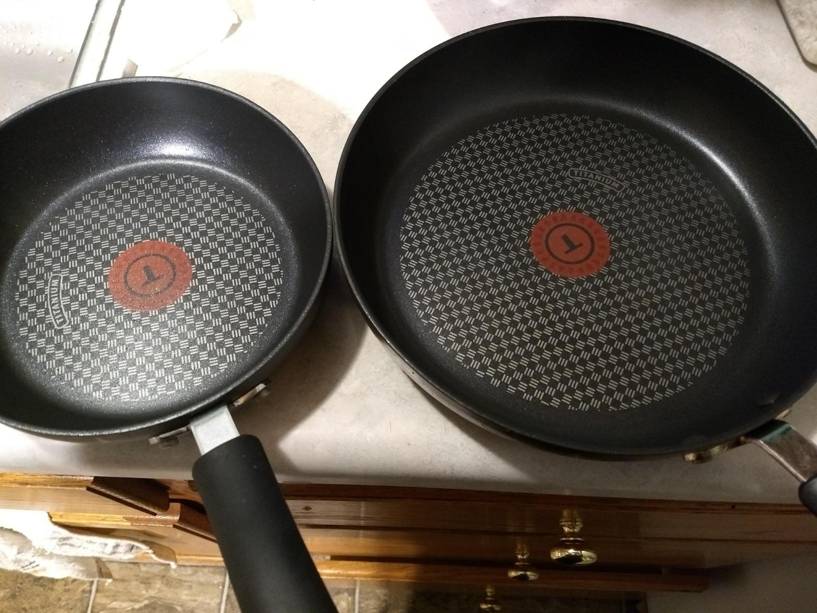 T-fal Ultimate Hard Anodized Nonstick Cookware Set 12 Piece, Oven Broiler Safe 400F, Lid Safe 350F, Kitchen Cooking Set w/Fry Pans, Saucepans, Dutch Oven, Pots and Pans, Dishwasher Safe, Onyx customer photo 2