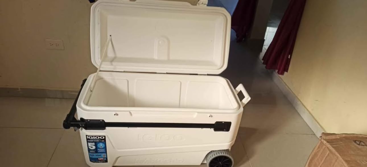 Igloo Maxcold Glide 110Qt Wheeled Cooler customer photo 2