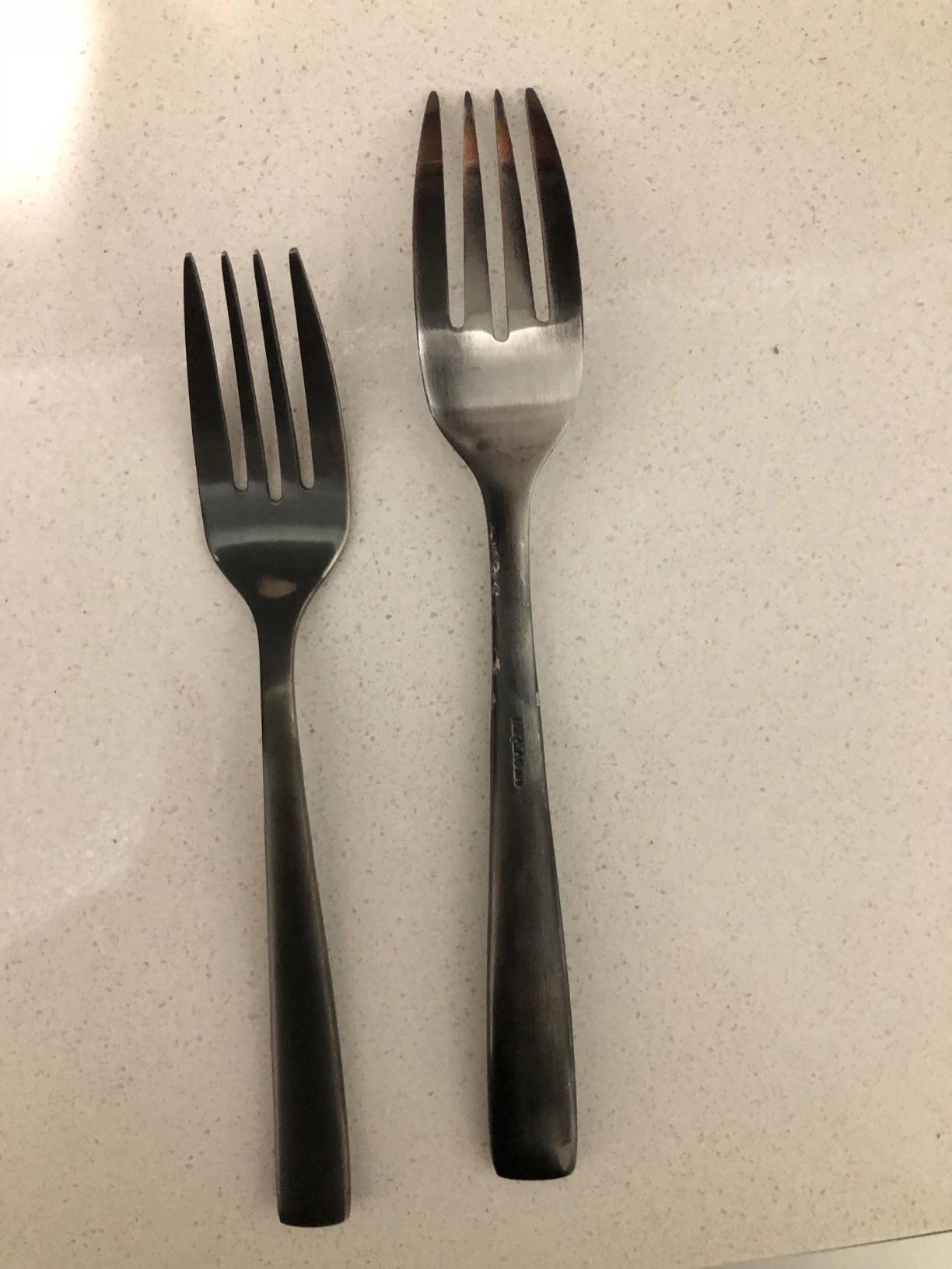 Mikasa, Delano Flatware Service for 4, 20 Piece Set, 18/0 Stainless Steel Silverware Set customer photo 1