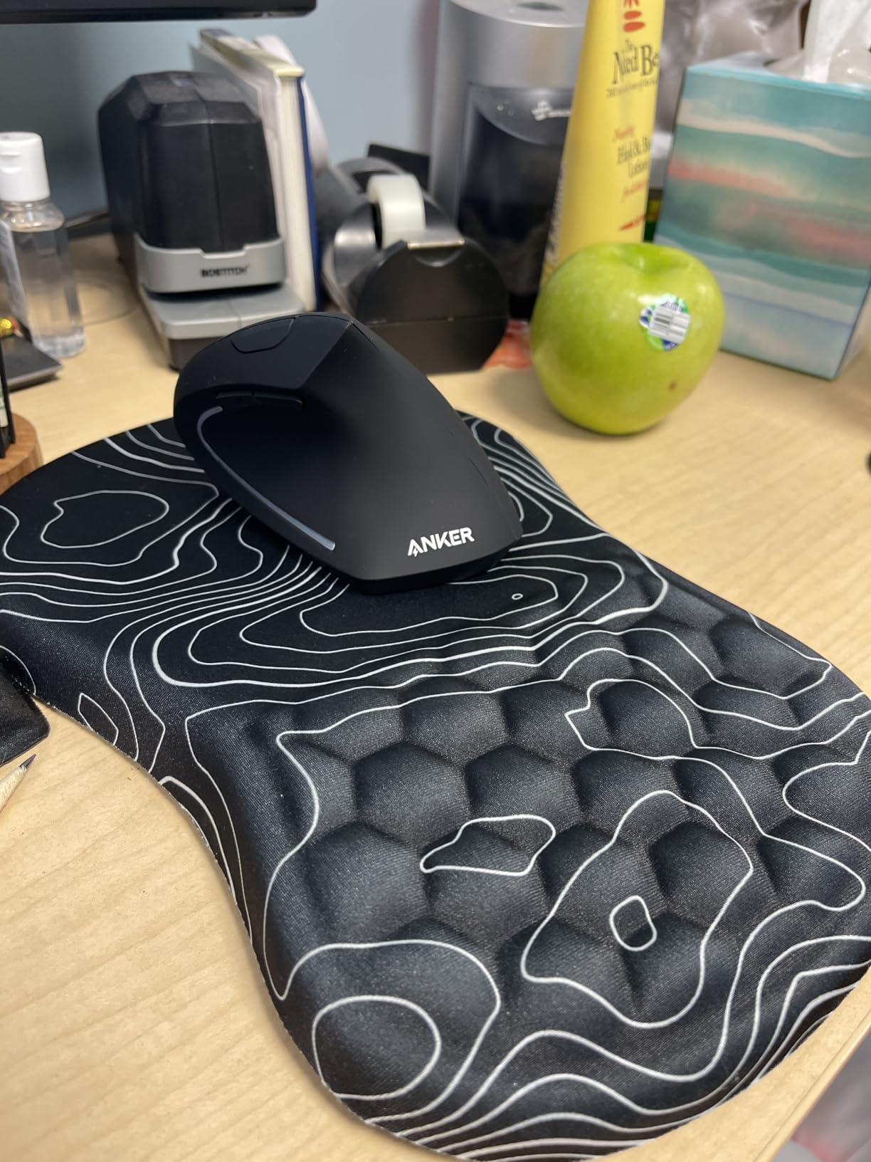 Anker 2.4G Wireless Ergonomic Mouse, Right Hand Vertical Mouse USB Receiver | Multi-Device Connectivity, 800/1200/1600 DPI, Wireless Mouse for Laptop, Desktop, PC, 5 Buttons, Black (Batteries Required) customer photo 2