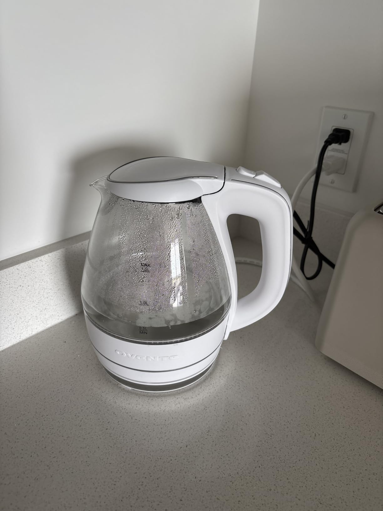 OVENTE Electric Kettle, 1.5L Borosilicate Glass Countertop Water Heater and Boiler for Coffee or Tea, BPA-Free, Auto Shut-Off, Boil-Dry Protection, Removable and Washable Spout Filter, Black KG83B customer photo 2