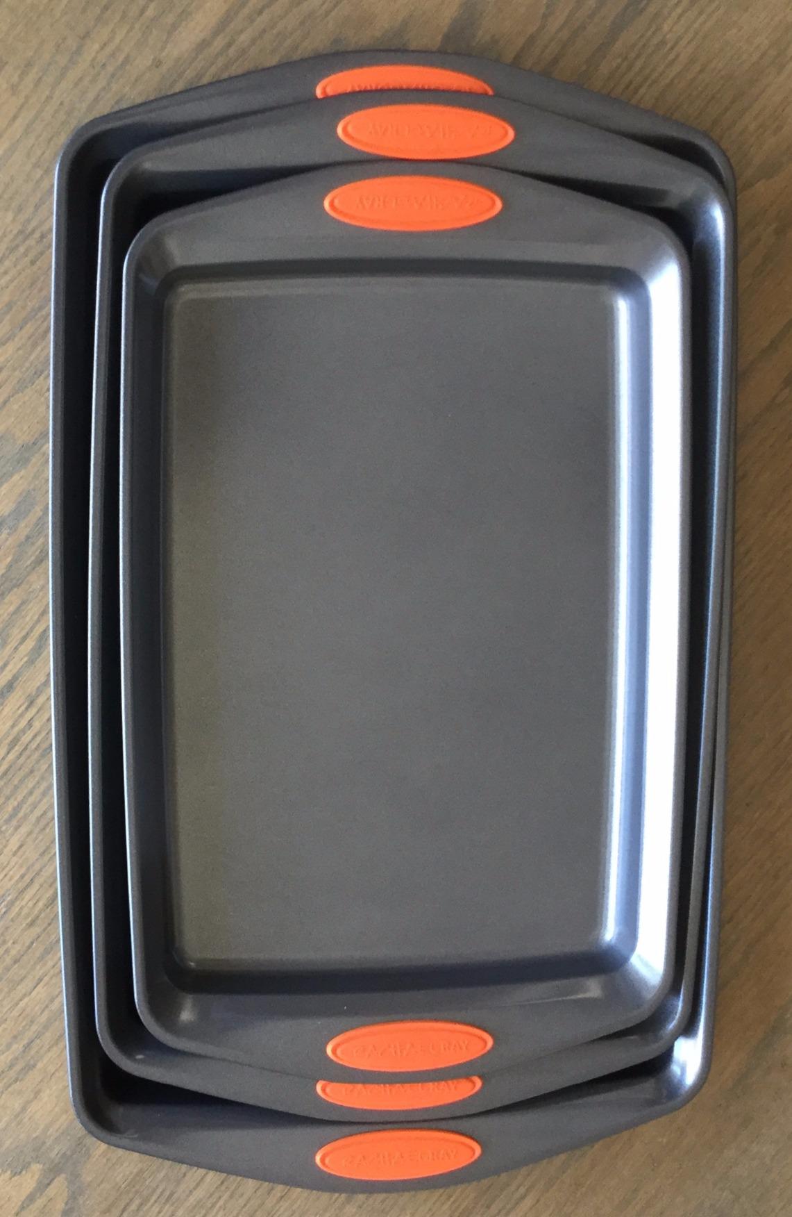Rachael Ray Yum-o! Nonstick Baking Sheet Set, 3-Pc Cookie Sheets for Baking, Non Stick Sheet Pans for Baking Cookies, Stackable, Heavy Duty, & Easy to Clean with Silicone Grips (Orange) customer photo 1