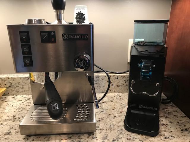 Rancilio Silvia Espresso Machine, 0.3 liters, with Iron Frame and Stainless Steel Side Panels, 11.4 by 13.4-Inch customer photo 1