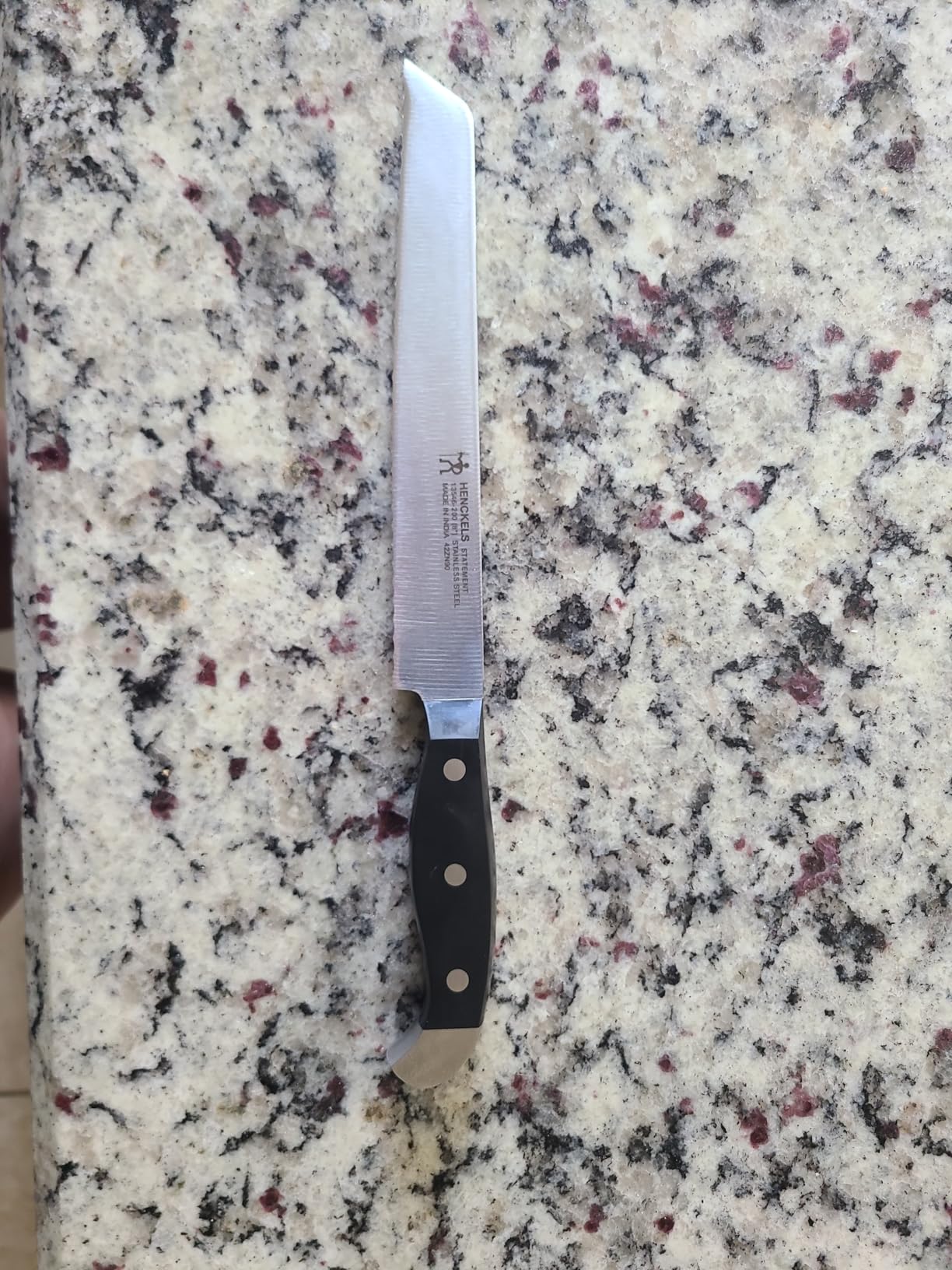 HENCKELS Statement 8-Inch Bread Knife, Razor-Sharp, German Engineered | Informed by 100+ Years of Mastery. Dishwasher Safe, Ideal for Homemade Bread, Thick Crusts, Breads, and Cakes customer photo 1