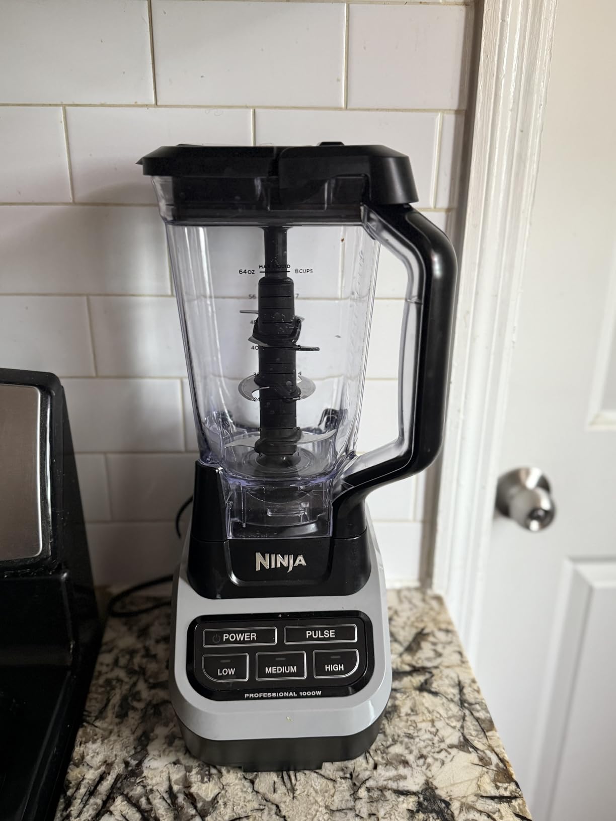 Ninja Professional Blender, 1000W, Total Crushing Tech, 72oz Pitcher, BL610 customer photo 2