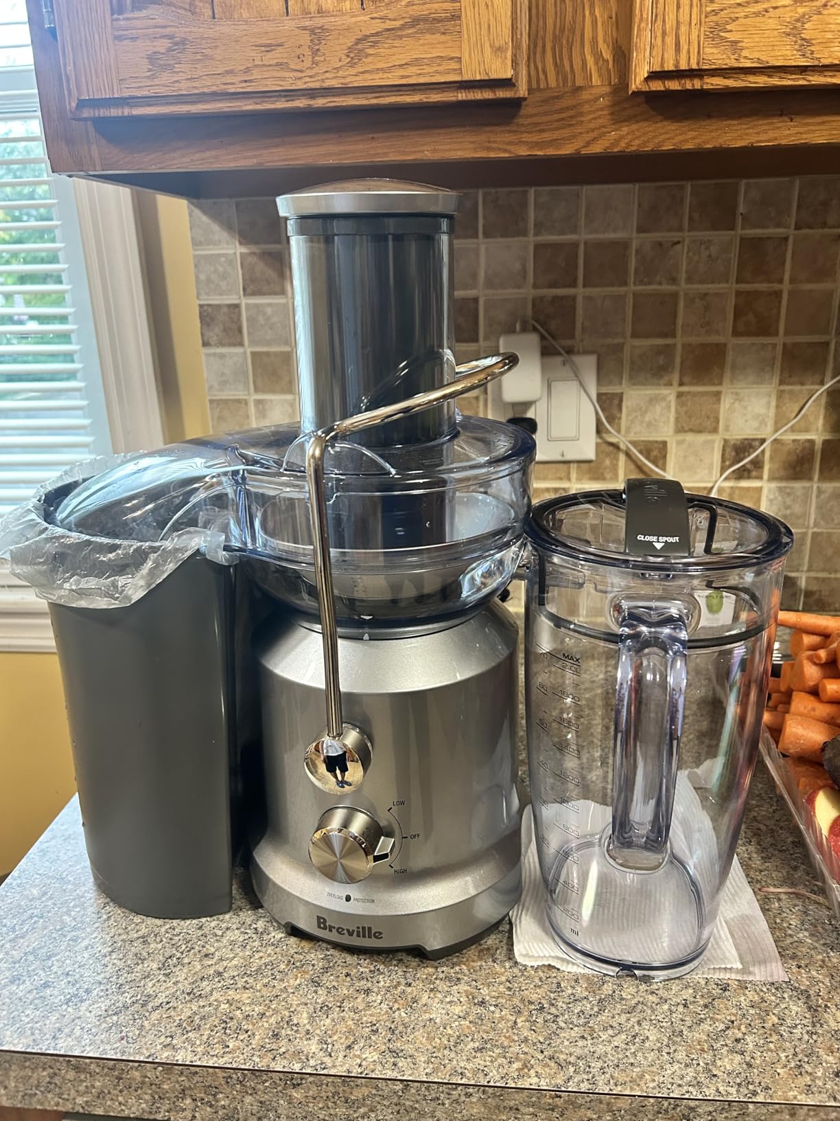 Breville BJE430SIL Juice Fountain Cold Centrifugal Juicer, Silver - Cold Spin Technology, 70 fl oz customer photo 2