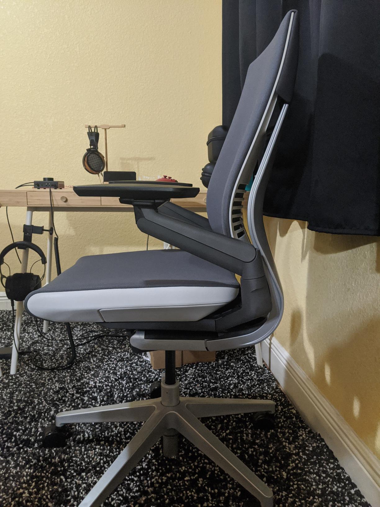 Steelcase Gesture Office Chair - Ergonomic Work Chair with Wheels for Carpet - Comfortable - Intuitive-to-Adjust for Desk - 360-Degree Arms - Graphite Gray Fabric customer photo 1