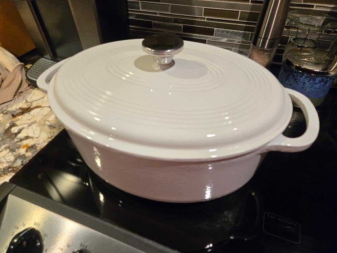 Lodge Oval Dutch Oven - Enameled Cast Iron Oval Dutch Oven with Lid - Family Size Cooking Pot with Dual Handles for Sourdough Bread Baking & Everyday Cooking - 7 Quart - Red customer photo 2
