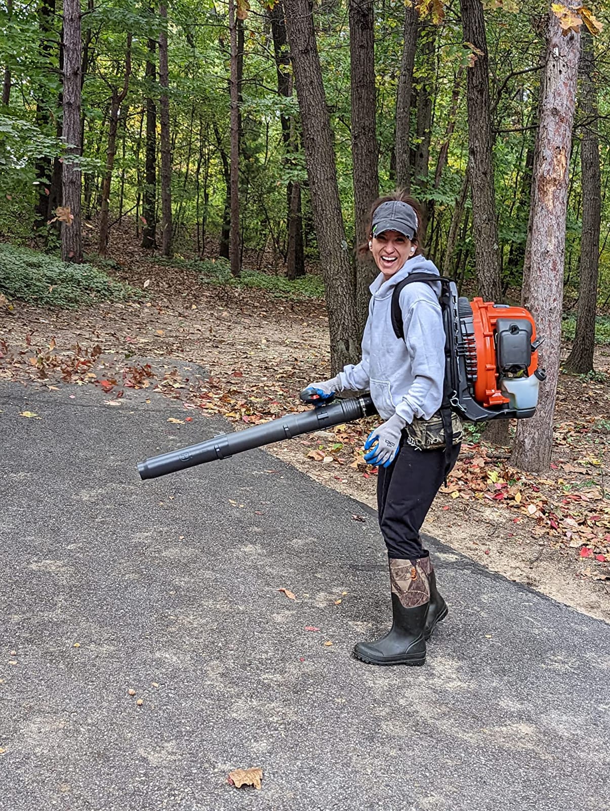 Husqvarna 360BT Gas Leaf Blower, 65.6-cc 3.81-HP 2-Cycle Backpack Leaf Blower with 890-CFM, 232-MPH, 30-N Powerful Clearing Performance and Load-Reducing Harness, Gifts for Men customer photo 1