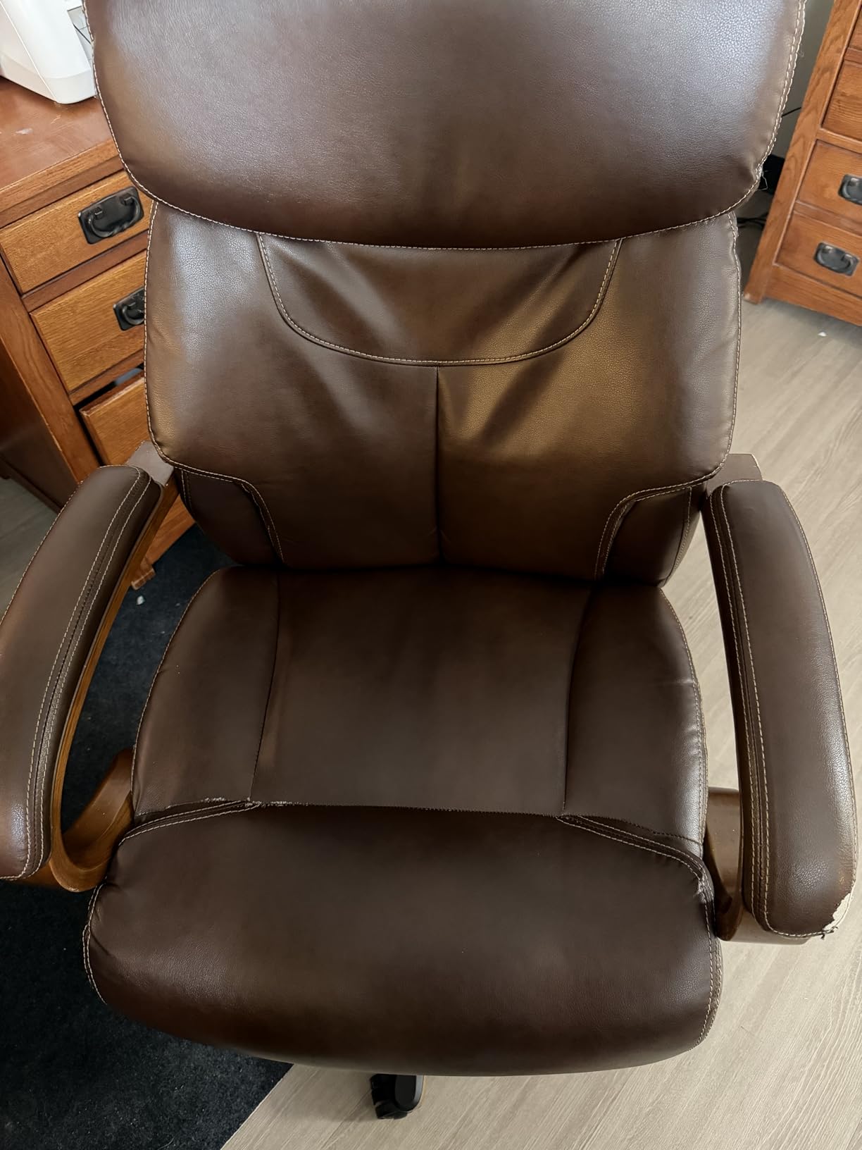 La-Z-Boy Bradley Bonded Leather Executive Chair (Roasted Chestnut) customer photo 2